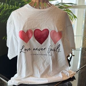 Gildan White Tee with Heart Design XL